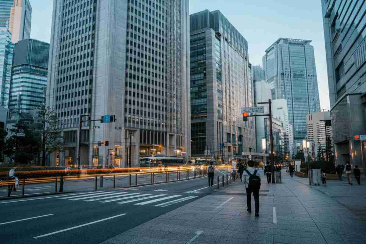 Tokyo apre in borsa con un leggero guadagno dello 0,01%