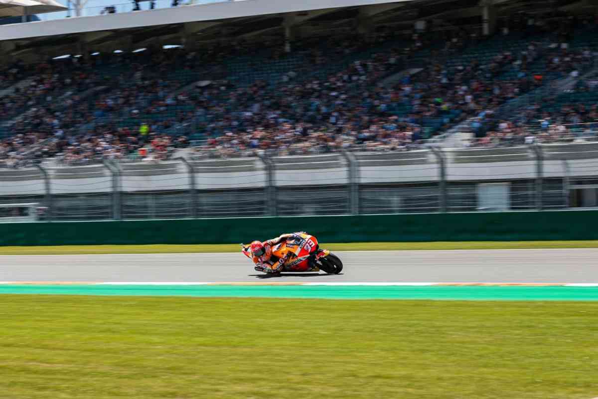 Bagnaia brilla in Malesia: conquista la pole position e punta alla vittoria