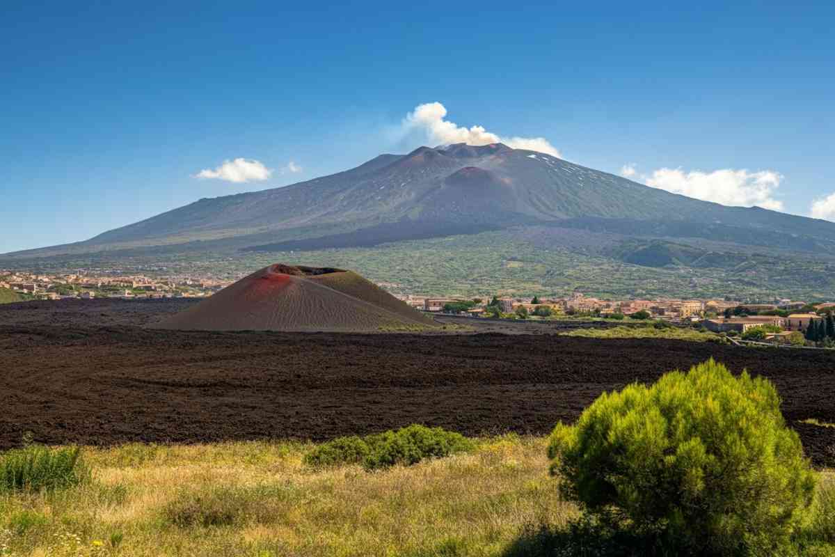 Etna a pagamento: la tassa da 5 euro accende la polemica tra i visitatori