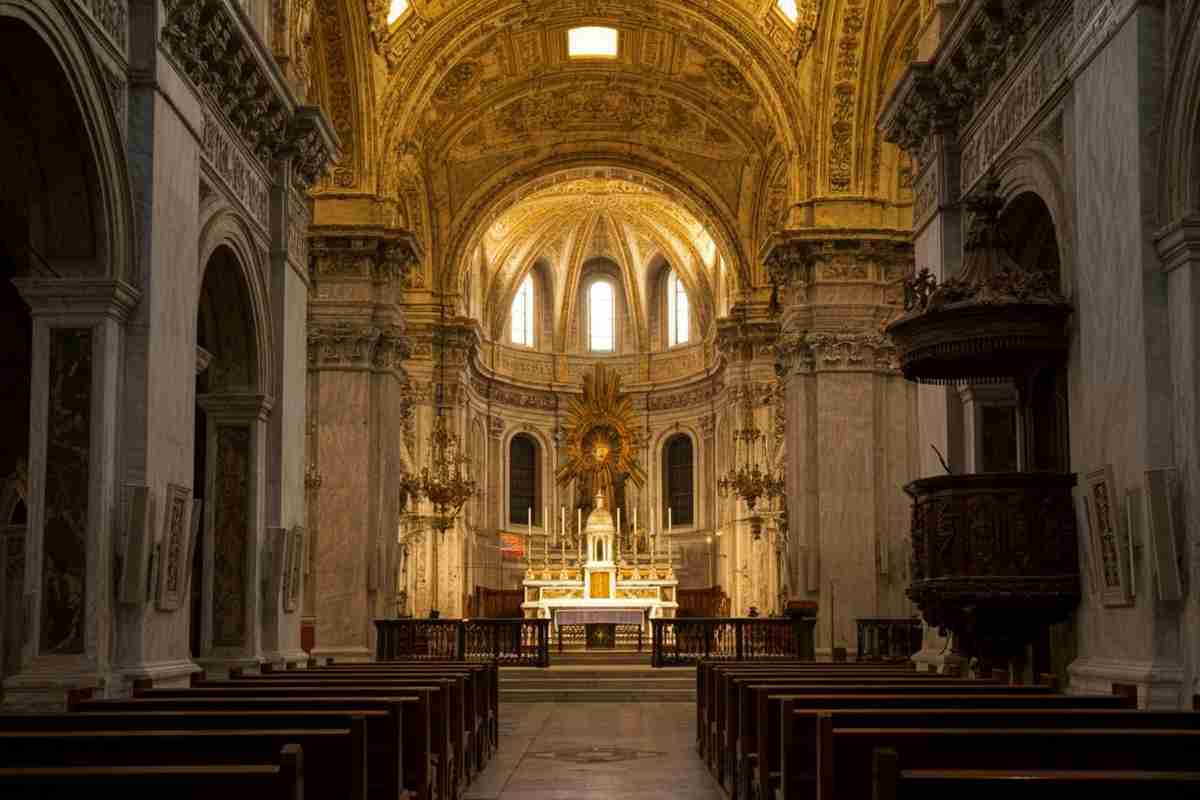La provocazione shock in Vaticano: il Papa reagisce all'atto di vandalismo sull'altare di San Pietro