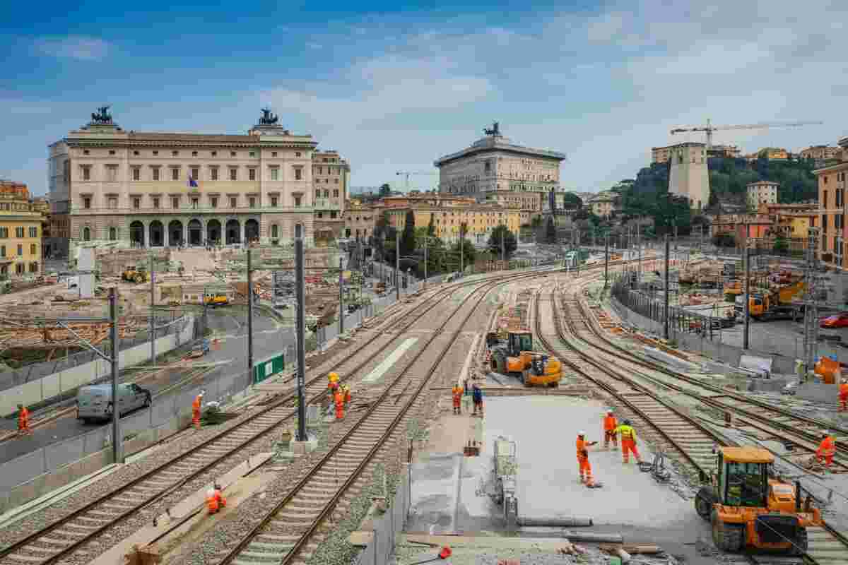 Rivoluzione nei ministeri: oltre 7 miliardi di tagli in 3 anni, il Mit sotto attacco