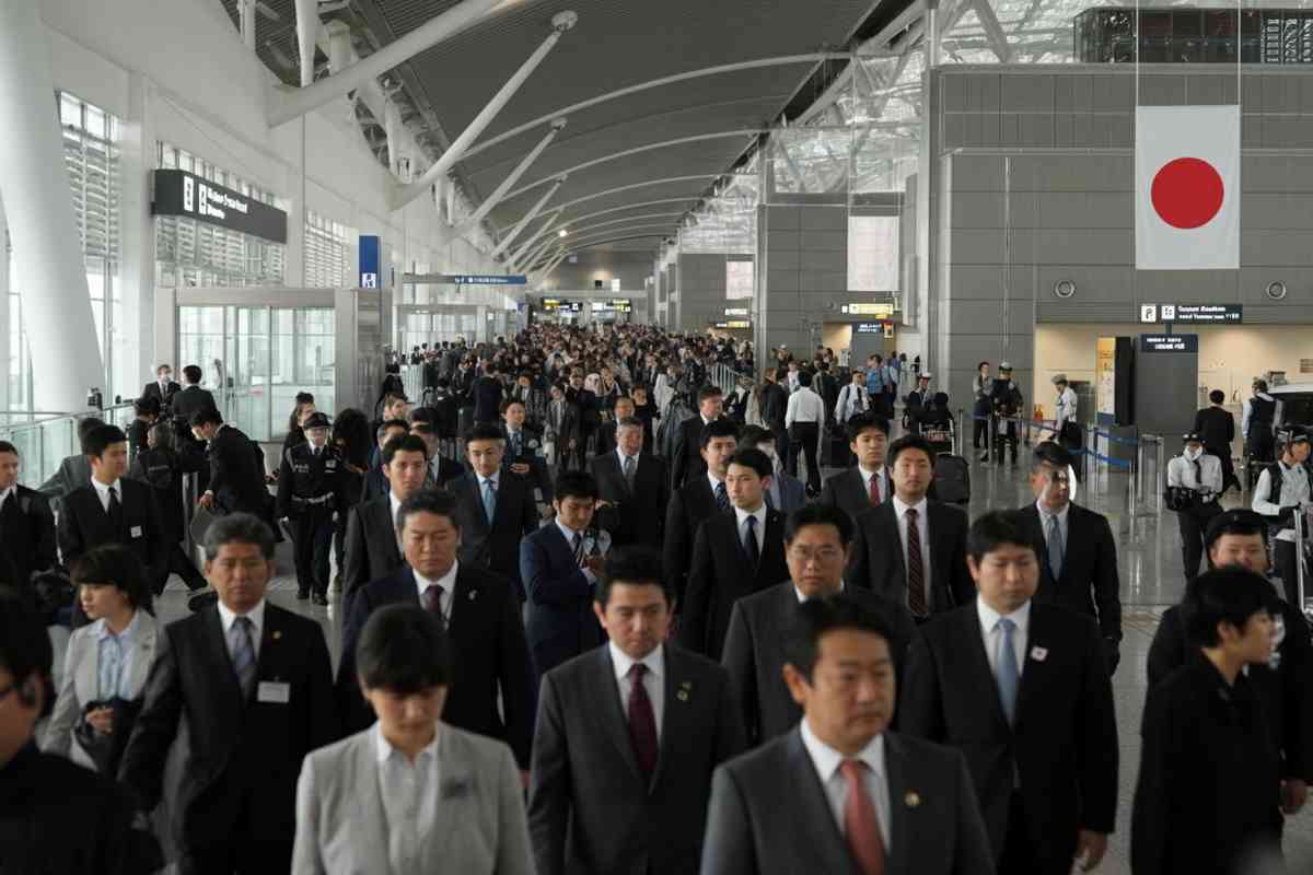 Trump incontra l'imperatore Naruhito: un incontro storico in Giappone