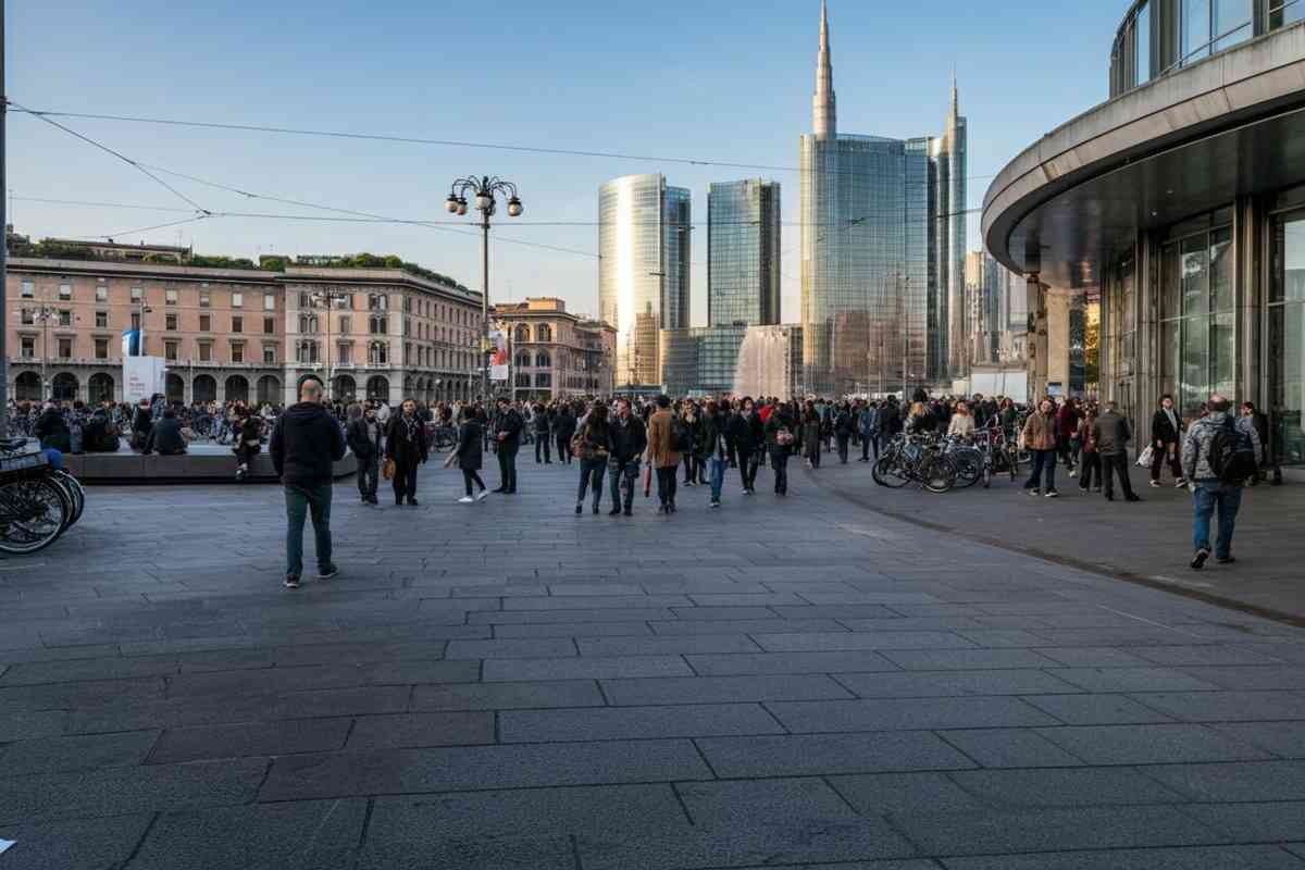 Attimi di terrore a Milano: accoltellata in piazza Gae Aulenti, il video della fuga