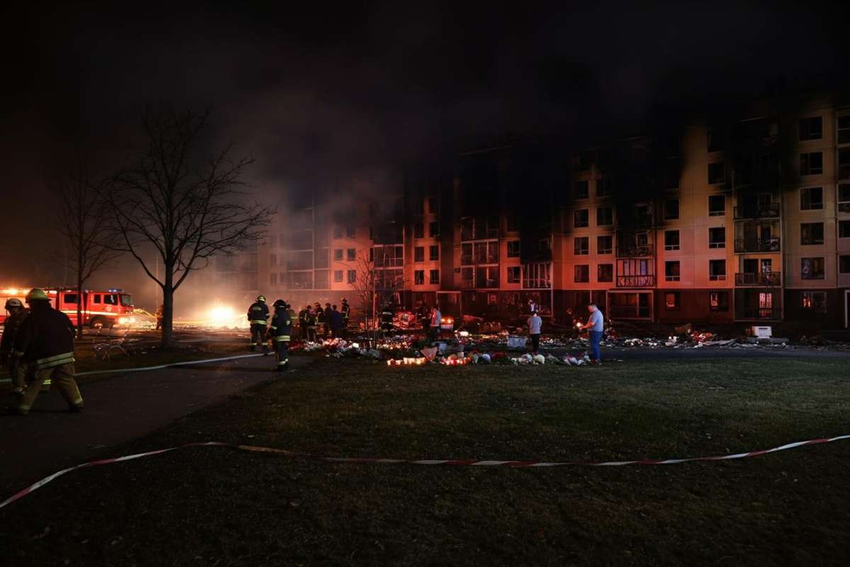 Hong Kong: la battaglia contro le fiamme si conclude dopo 48 ore di terrore