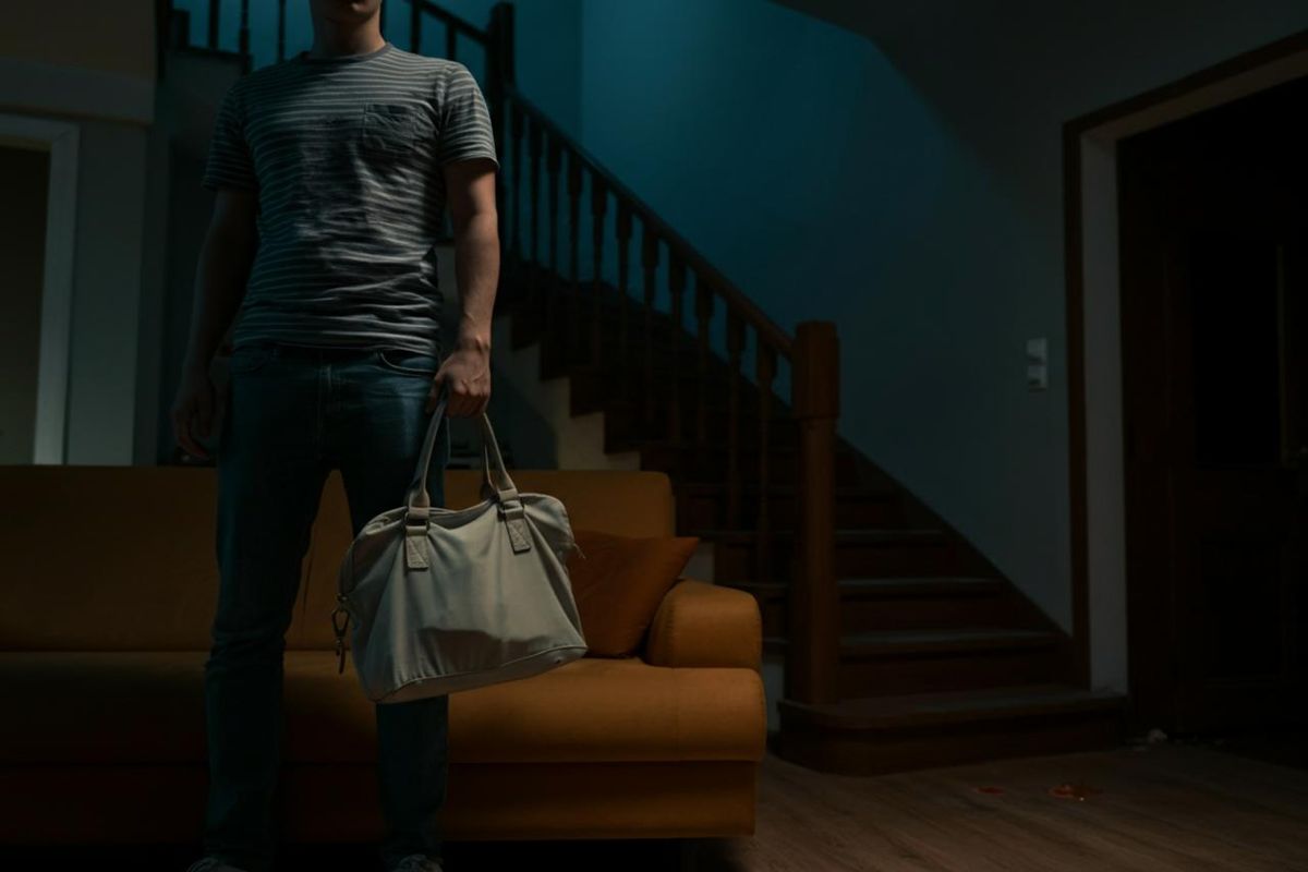 Il mistero della borsetta: chi è la donna sulla scena del delitto a Garlasco?