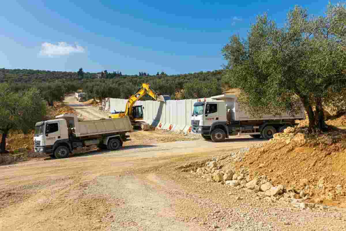 Israele erige un muro lungo la linea blu: cosa significa per il Libano?