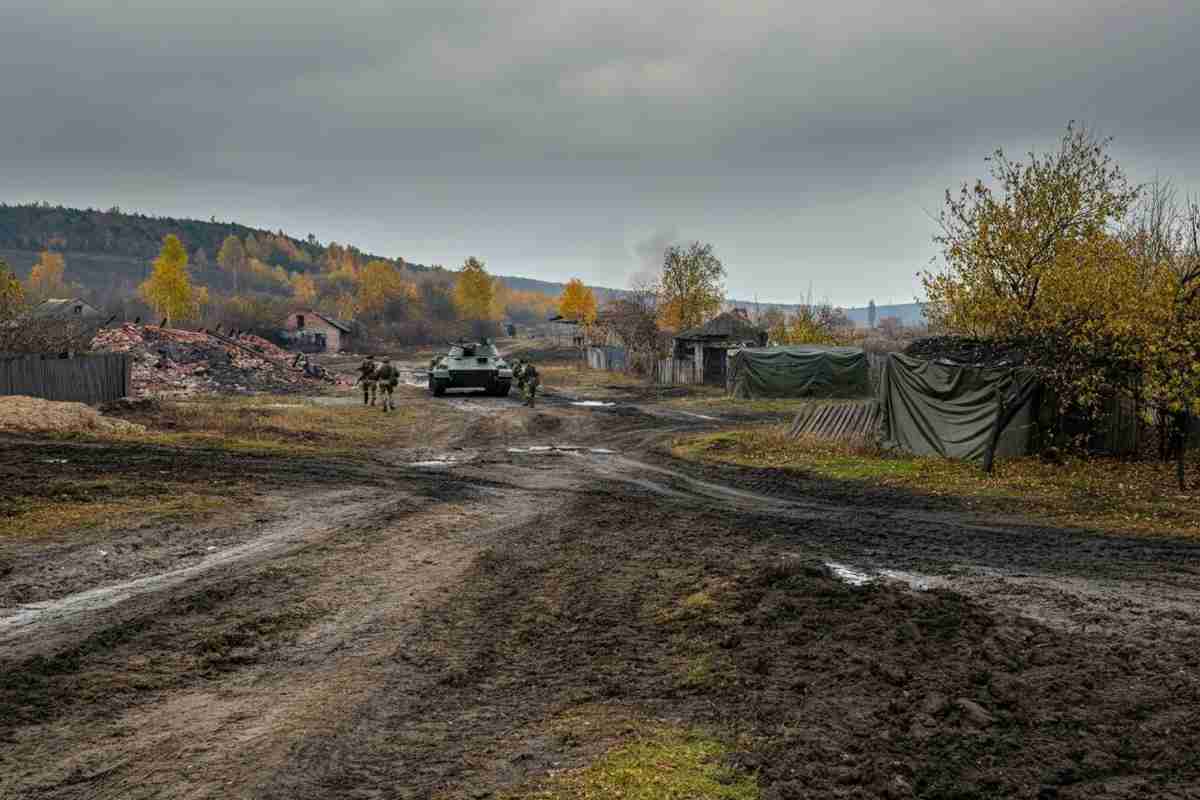 Kiev avanza verso Dobropillia: una nuova fase nel conflitto del Donetsk