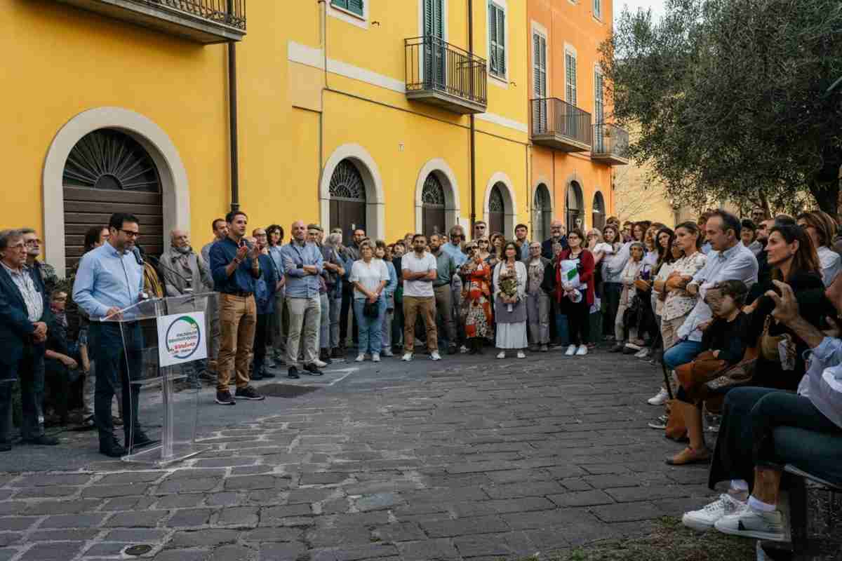 Meloni e l'impunità: le accuse di Conte ai politici italiani