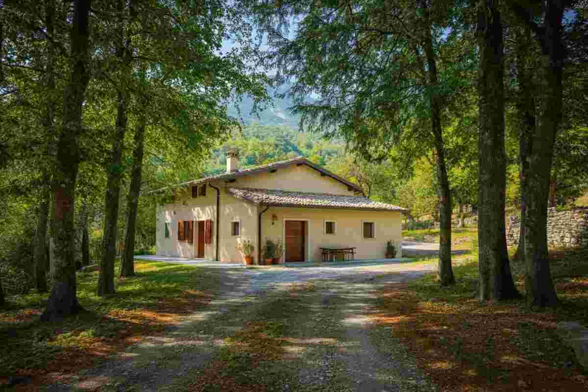 Nordio avverte: «Togliere i bambini alle famiglie nel bosco è inaccettabile»