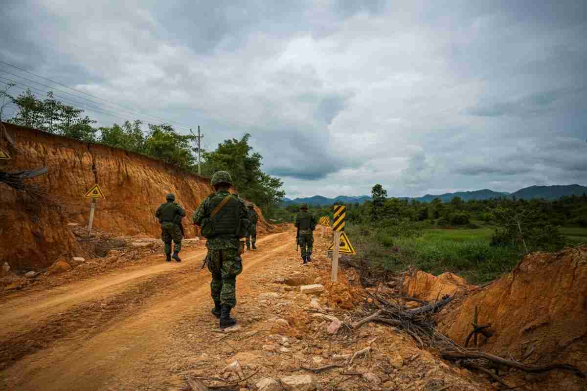 Thailandia interrompe il percorso di pace con la Cambogia: cosa significa per il futuro della regione