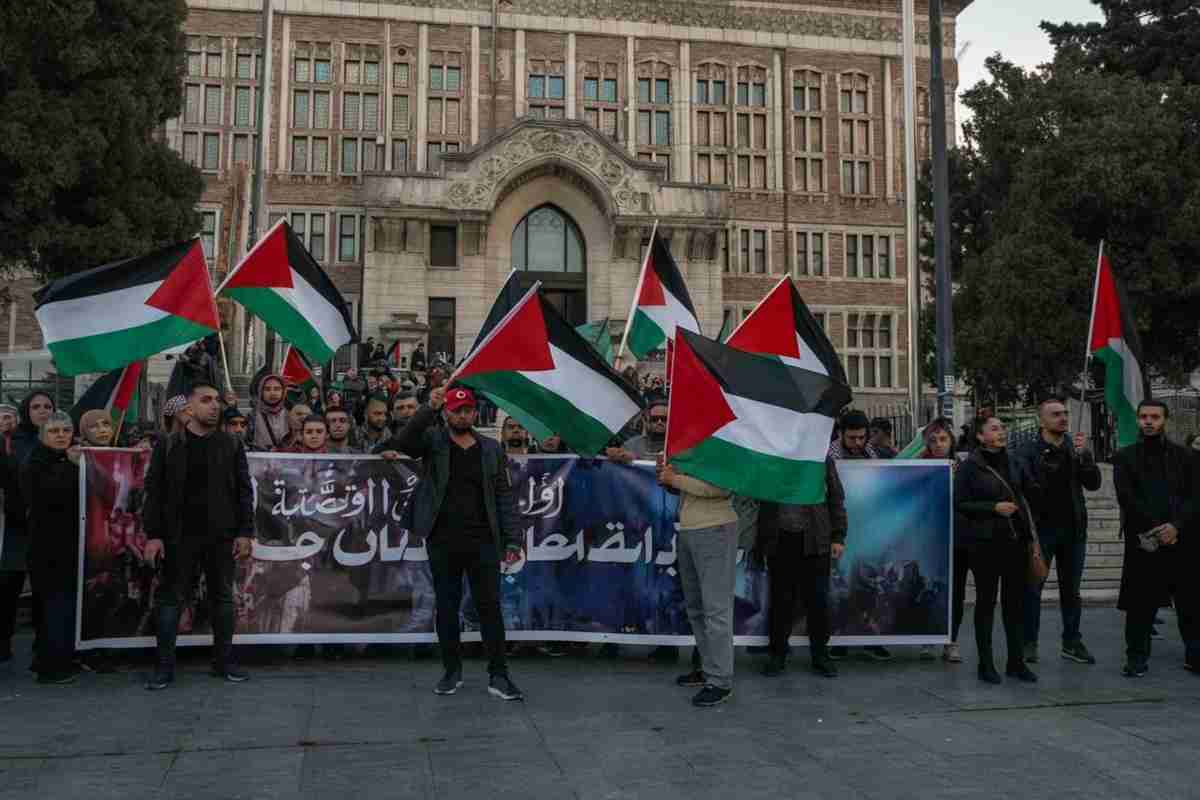 Turchia emette mandato d'arresto per Netanyahu: accuse di genocidio scuotono la politica internazionale