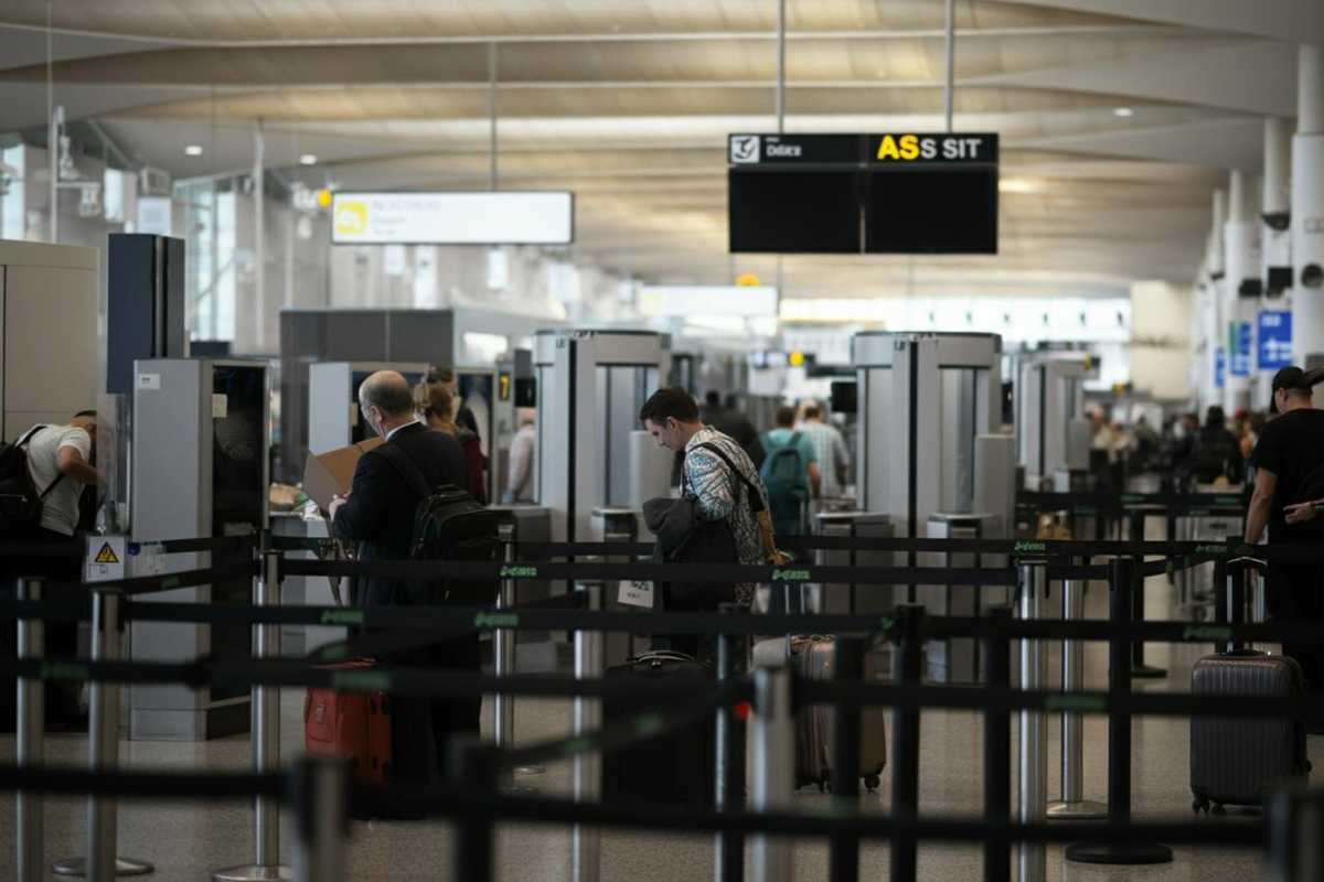 Voli a rischio: il temuto shutdown Usa potrebbe cancellare fino al 20% dei collegamenti