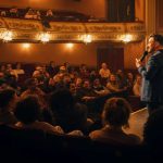 Alessandro Siani sorprende il pubblico con il suo nuovo show Fake News