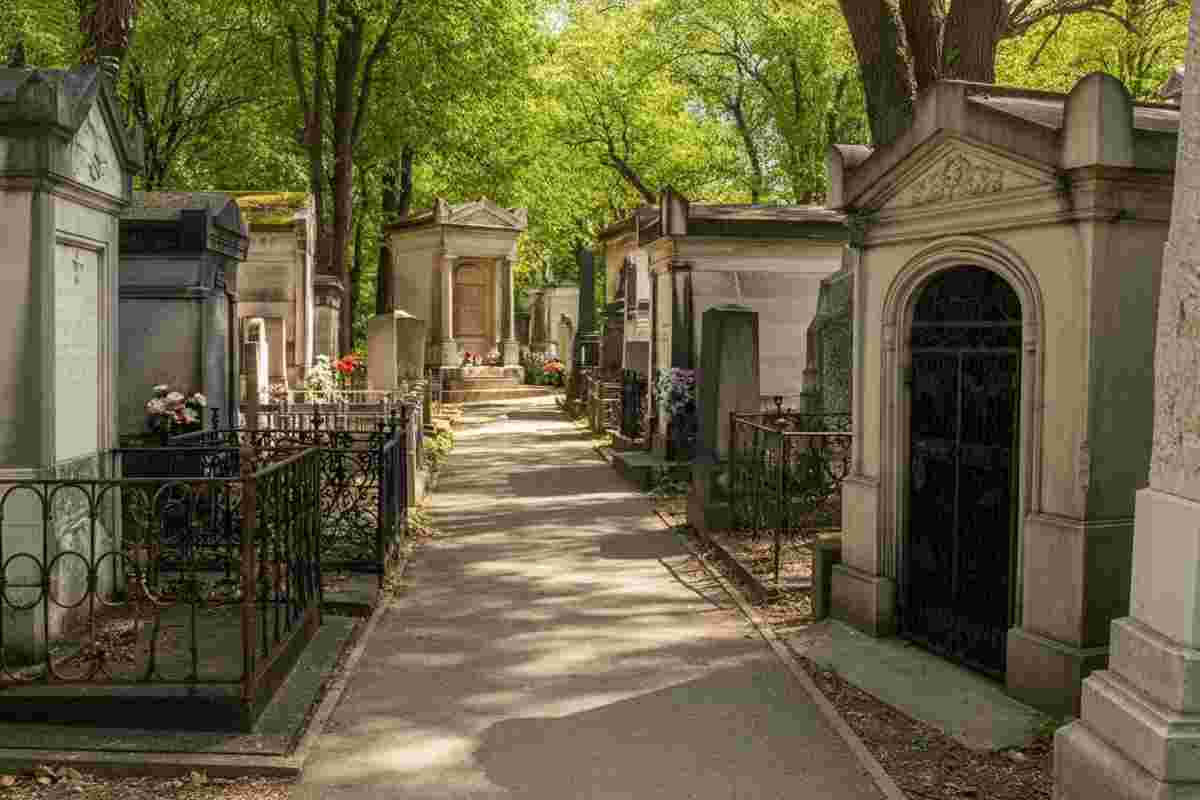 Anziano in grave condizioni dopo una caduta di 5 metri mentre prega sulla tomba di famiglia a Civitanova Marche