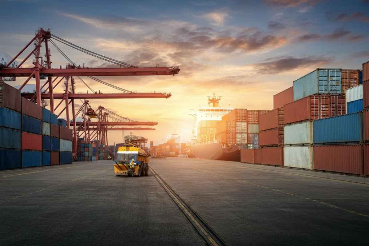 Istat: crollo dell'import extra Ue a novembre, -7,4% mensile e -11,3% annuale