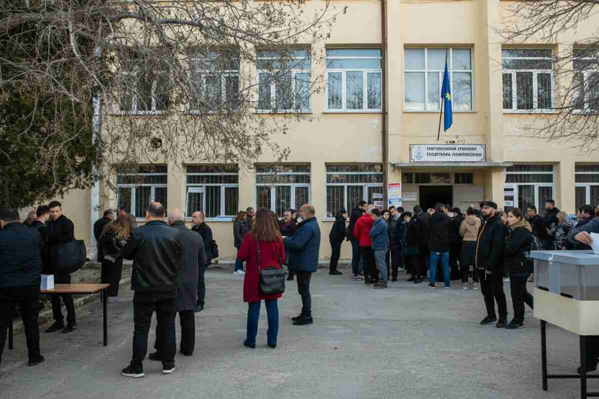 Kosovo al voto: il premier Kurti spinge per un governo veloce e stabile