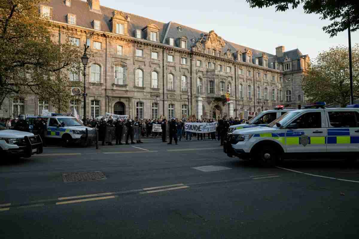 Sgombero di Askatasuna: il sindaco accusa gli attivisti dopo l'assalto alla Stampa