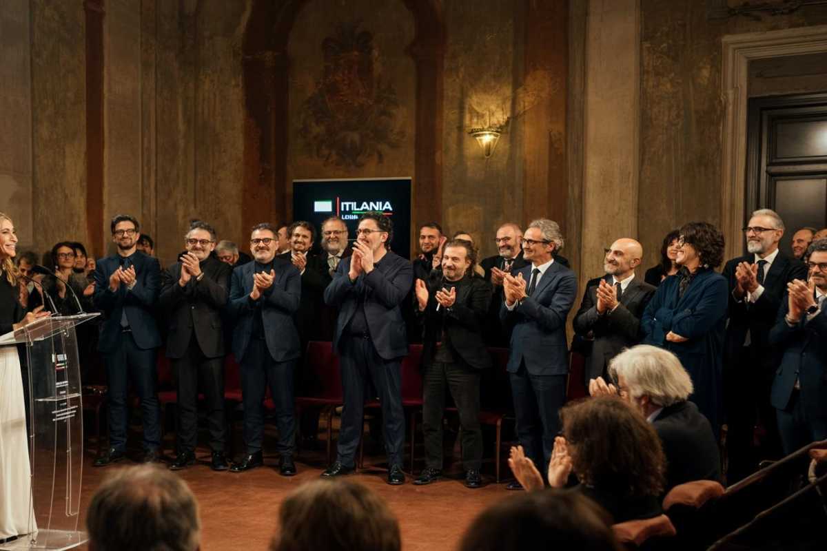 Tiziana Rocca trionfa al Senato con il premio per l'eccellenza italiana