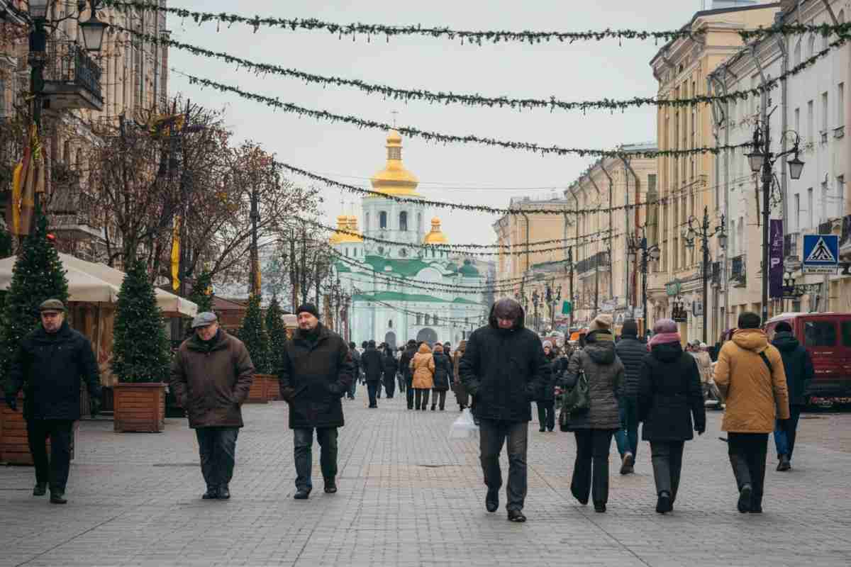 Zelensky: l'Ucraina non rinuncerà mai alla Nato secondo il piano Usa