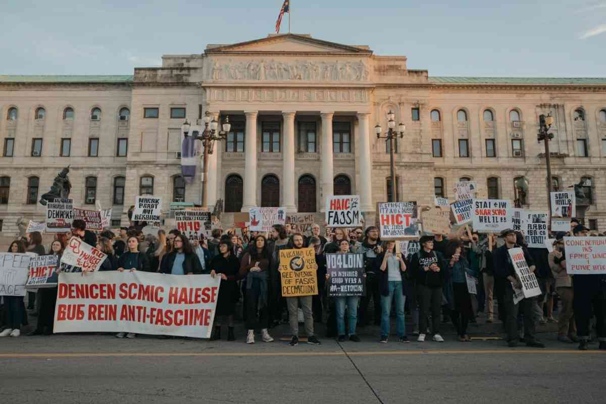 Fratoianni: il Parlamento è la casa della Repubblica, i fascisti non hanno spazio qui