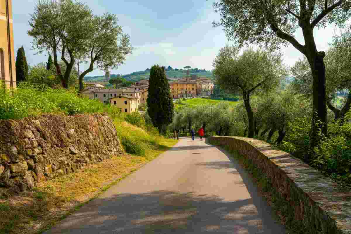 La Camera approva all'unanimità la storica legge sui cammini d'Italia