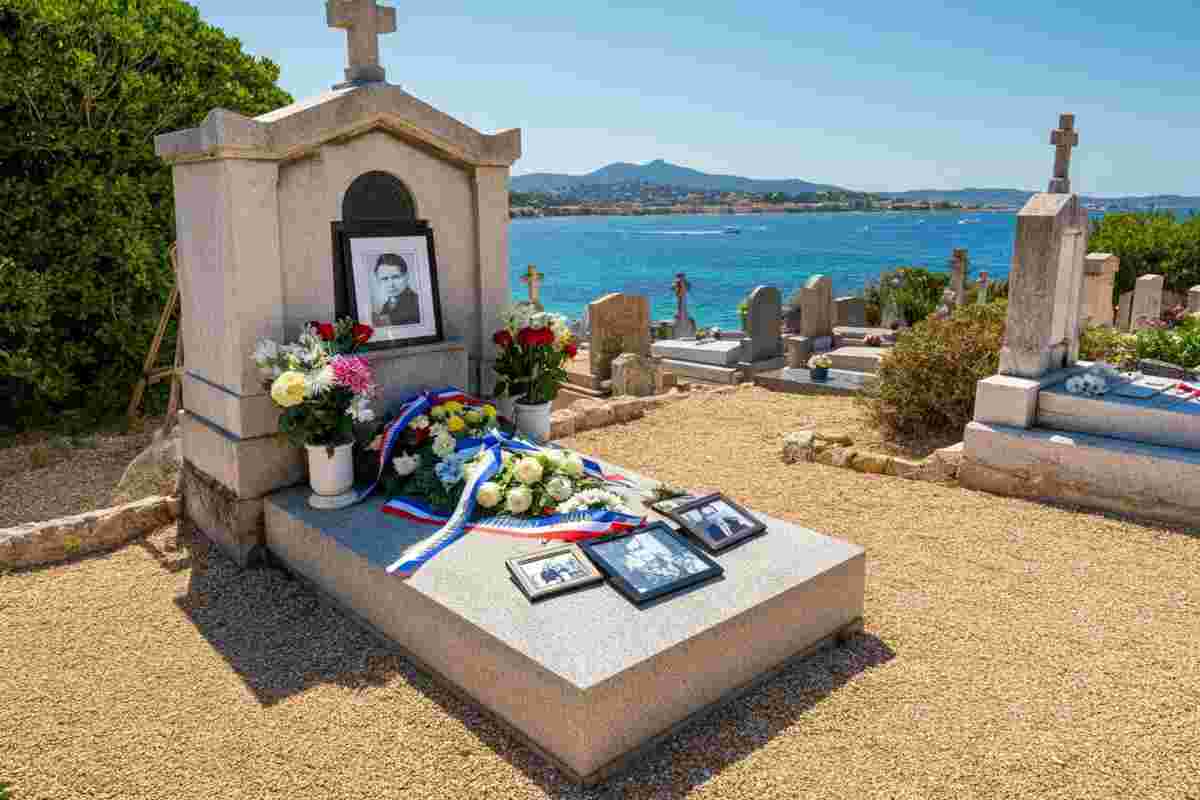 La tomba di Brigitte Bardot aperta ai visitatori: un omaggio alla leggenda del cinema