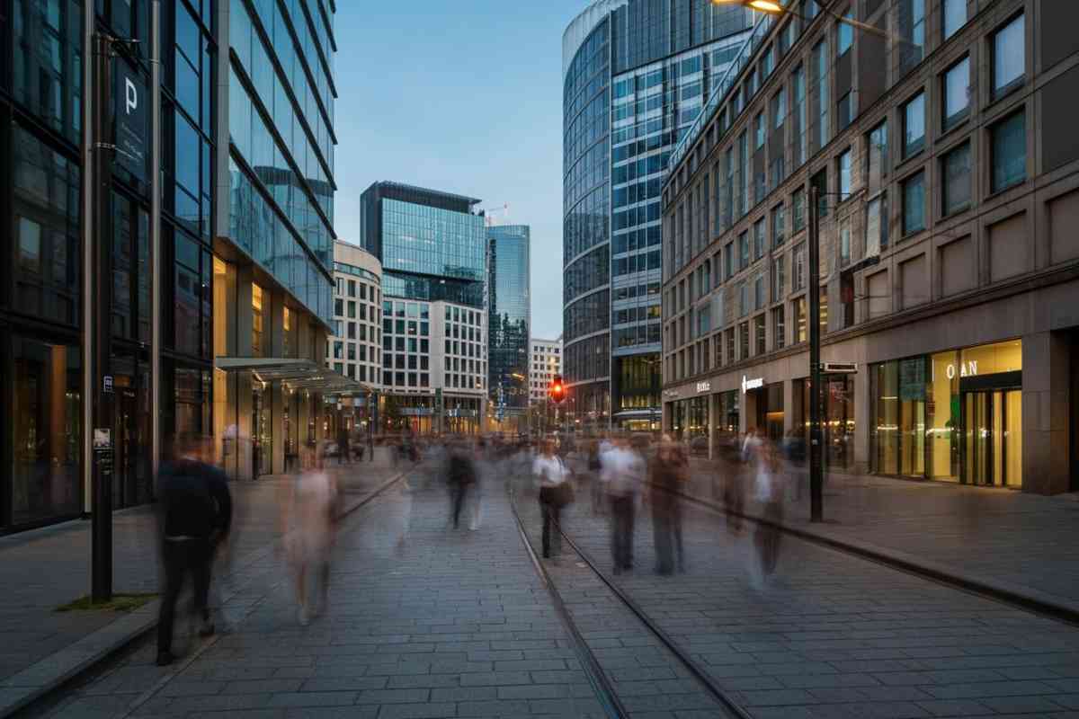 Spread Btp-Bund: inizio della giornata con movimenti contenuti a 64 punti