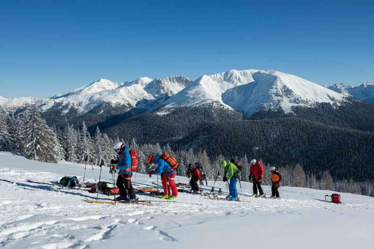 Tragedia sulle montagne: scialpinista perde la vita in valanga ad Aosta