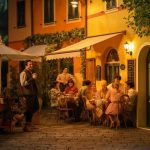 De Luigi celebra il coraggio di riaprirsi al mondo con Un Bel Giorno