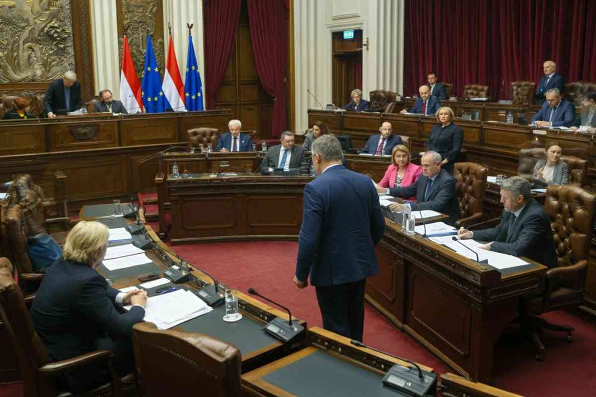 Fiducia al decreto legge Ucraina: la Camera approva con 207 voti favorevoli