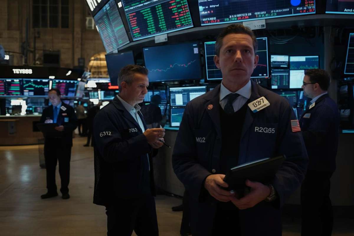 Milano in rosso: le banche affossano la Borsa con un calo dello 0,2%