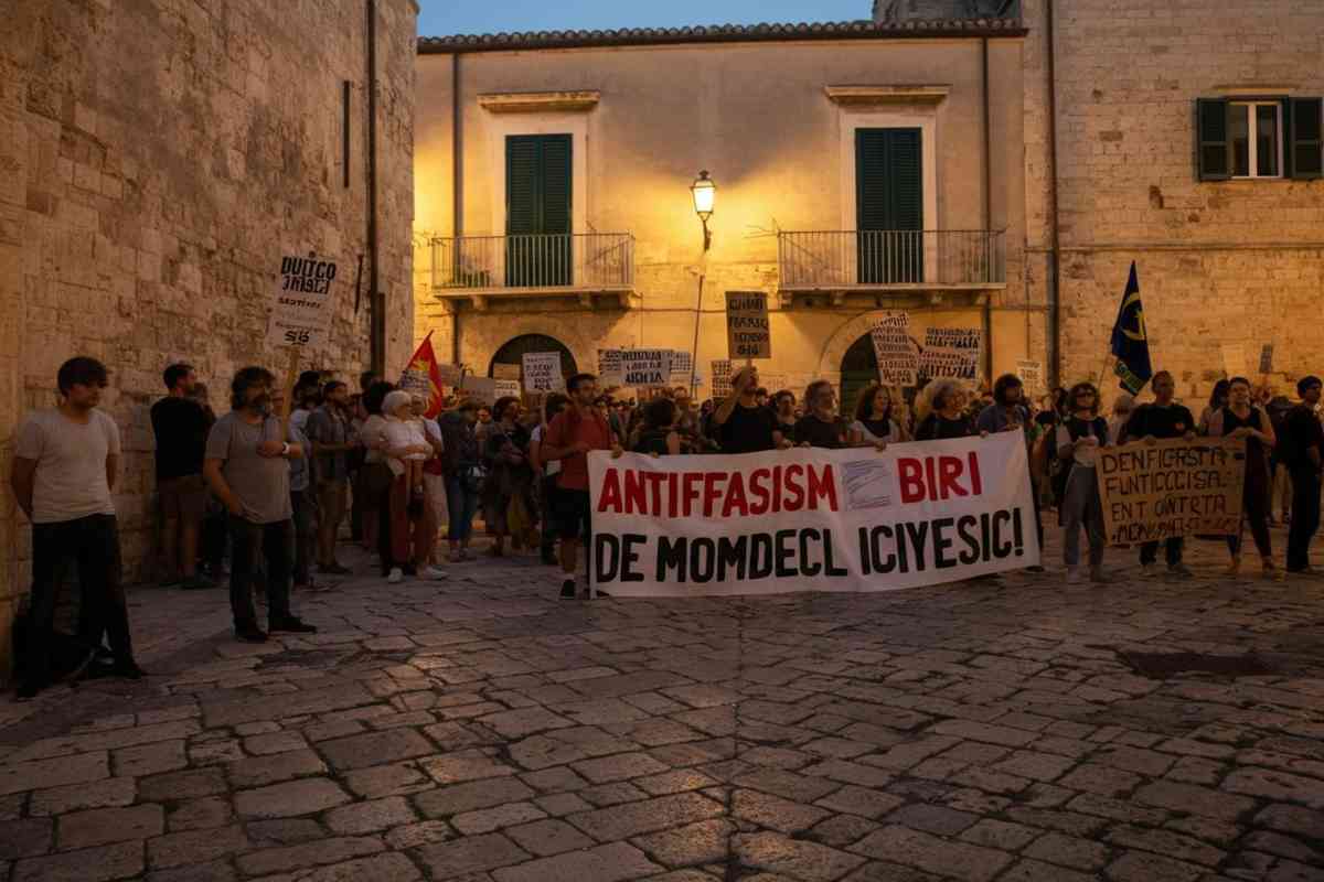 Militanti di Casapound condannati per riorganizzazione del fascismo a Bari