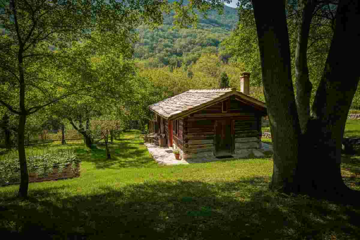 Nathan Trevallion: la famiglia che riscopre la vita nel bosco e accoglie gli standard italiani