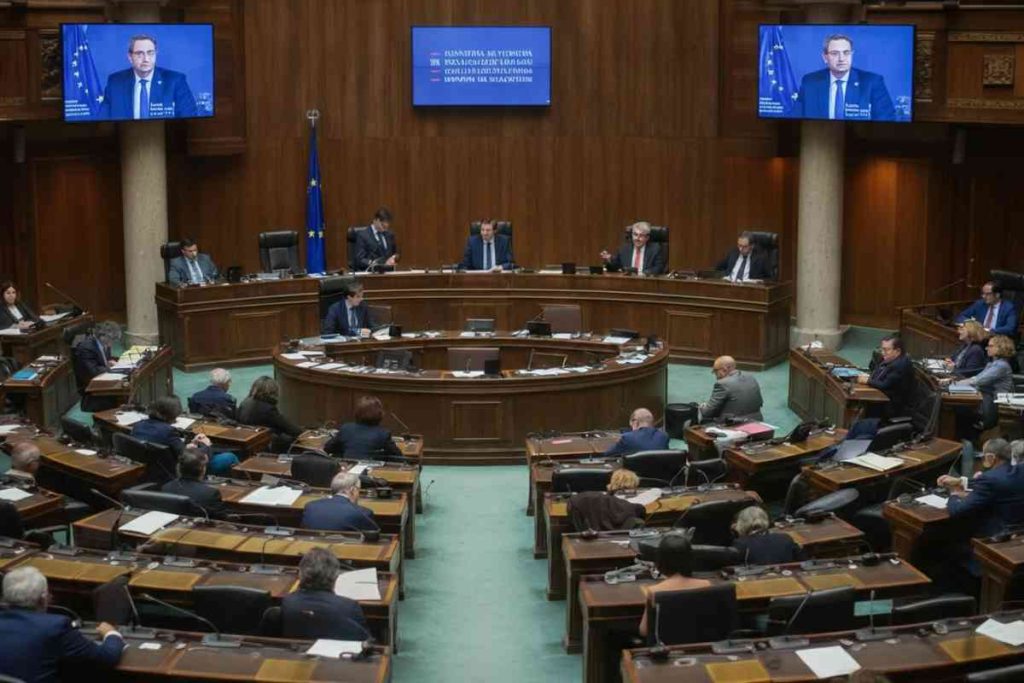 Nuove alleanze in vista: Adinolfi e Vannacciani discutono il simbolo per la Camera