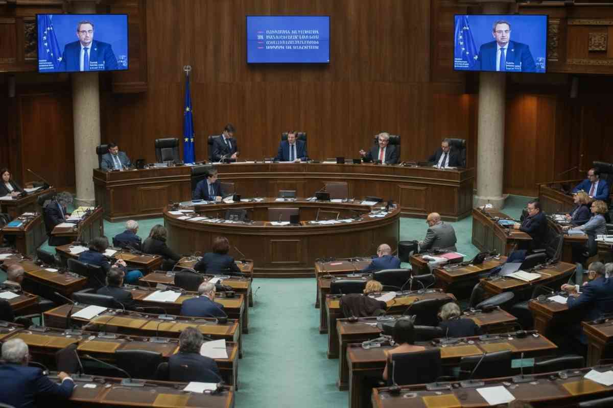 Nuove alleanze in vista: Adinolfi e Vannacciani discutono il simbolo per la Camera