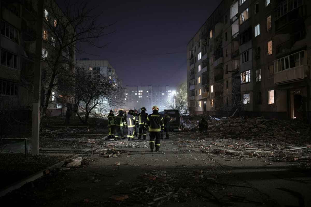 Odessa in crisi: devastazione di edifici residenziali e pubblici sotto il fuoco nemico