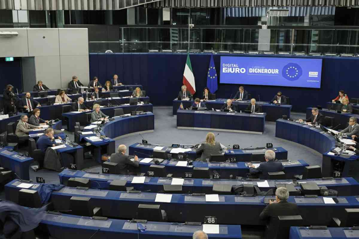 Pe spinge sull'euro digitale: 47 emendamenti in arrivo per il voto di martedì