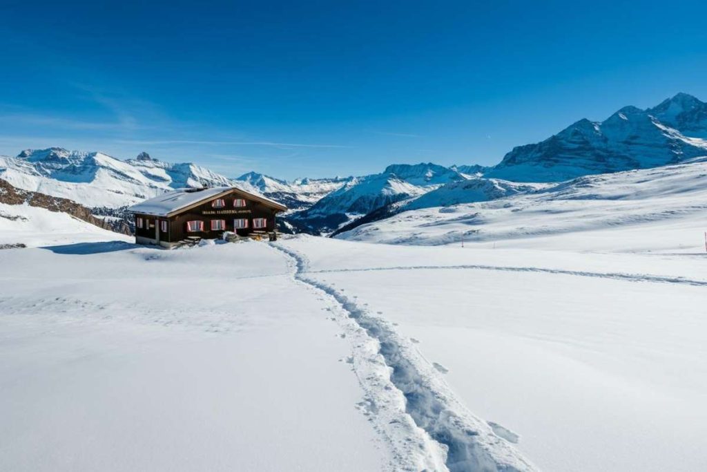 Sequestro dei telefoni delle vittime di Crans-Montana: un colpo di scena nelle indagini di Roma