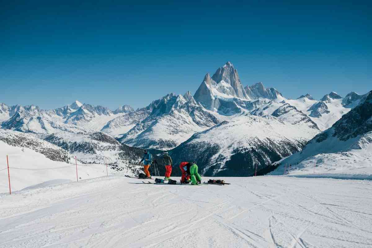 Valanga mortale a Courmayeur: due vittime in un tragico incidente fuoripista