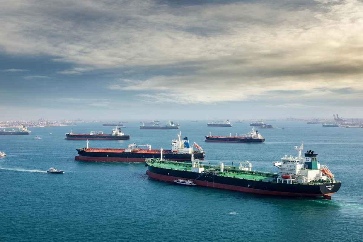 Centinaia di petroliere e navi di Gnl bloccate nel cuore strategico di Hormuz